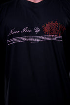 SOFT - CAMISETA OVERSIZED - NEVER GIVE UP PRETA