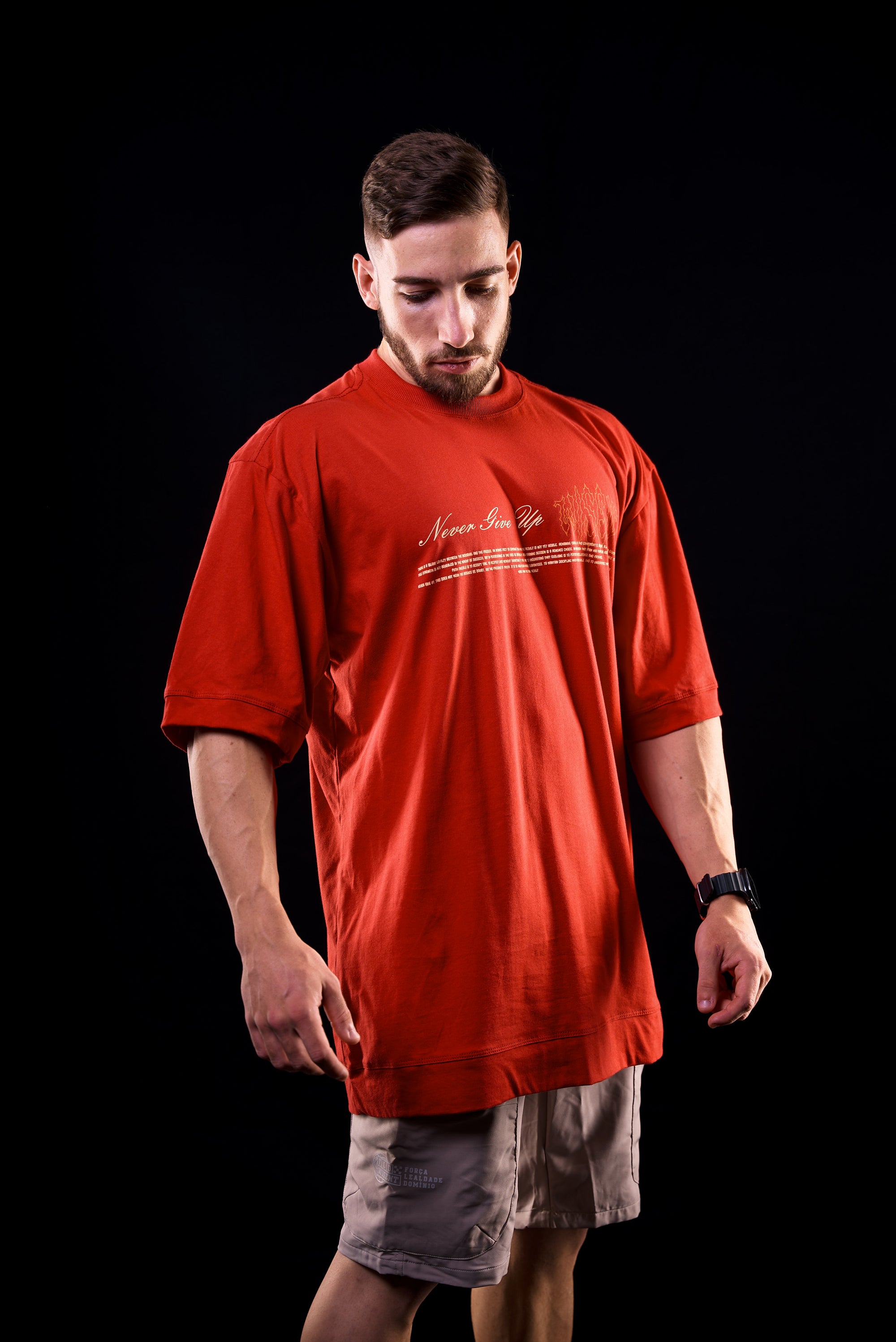 SOFT - CAMISETA OVERSIZED - NEVER GIVE UP VERMELHA