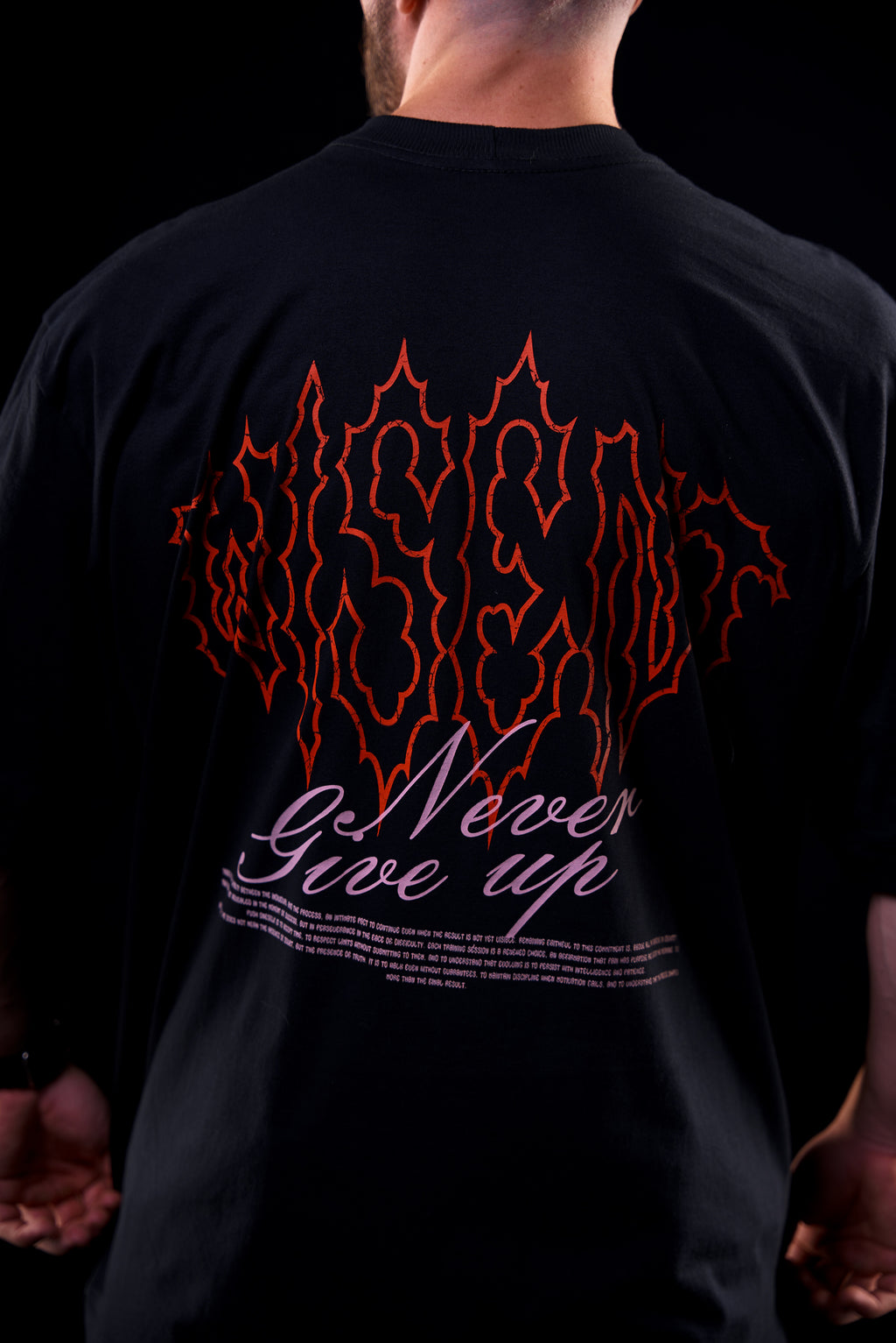 SOFT - CAMISETA OVERSIZED - NEVER GIVE UP PRETA