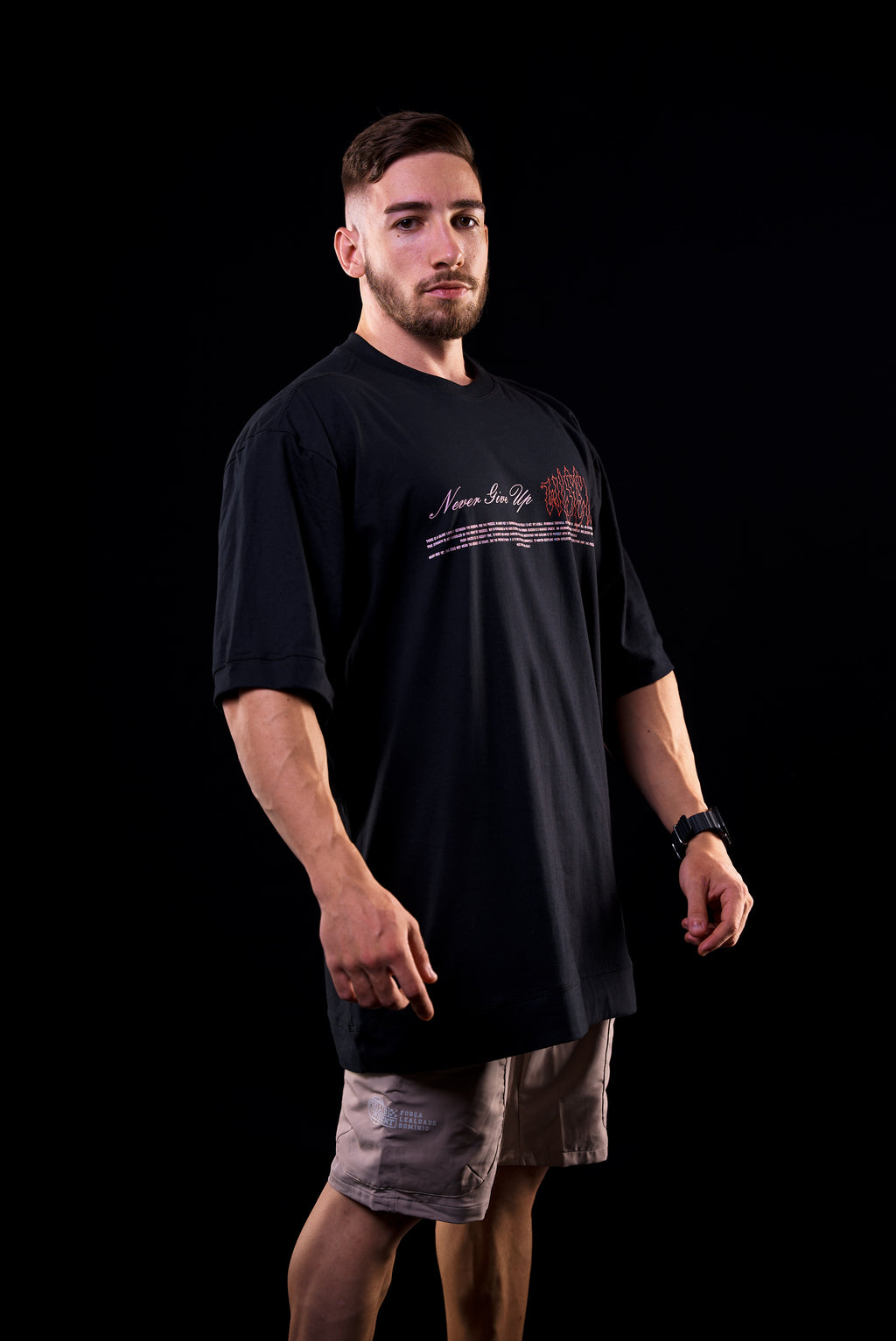 SOFT - CAMISETA OVERSIZED - NEVER GIVE UP PRETA