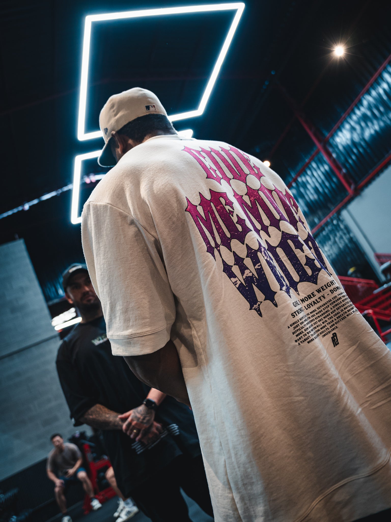 HEAVY - CAMISETA OVERSIZED - GIVE ME MORE WEIGHT OFF WHITE