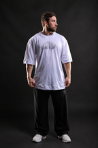 Soft - Camiseta Oversized - Give Me More Weight Darkness Branca