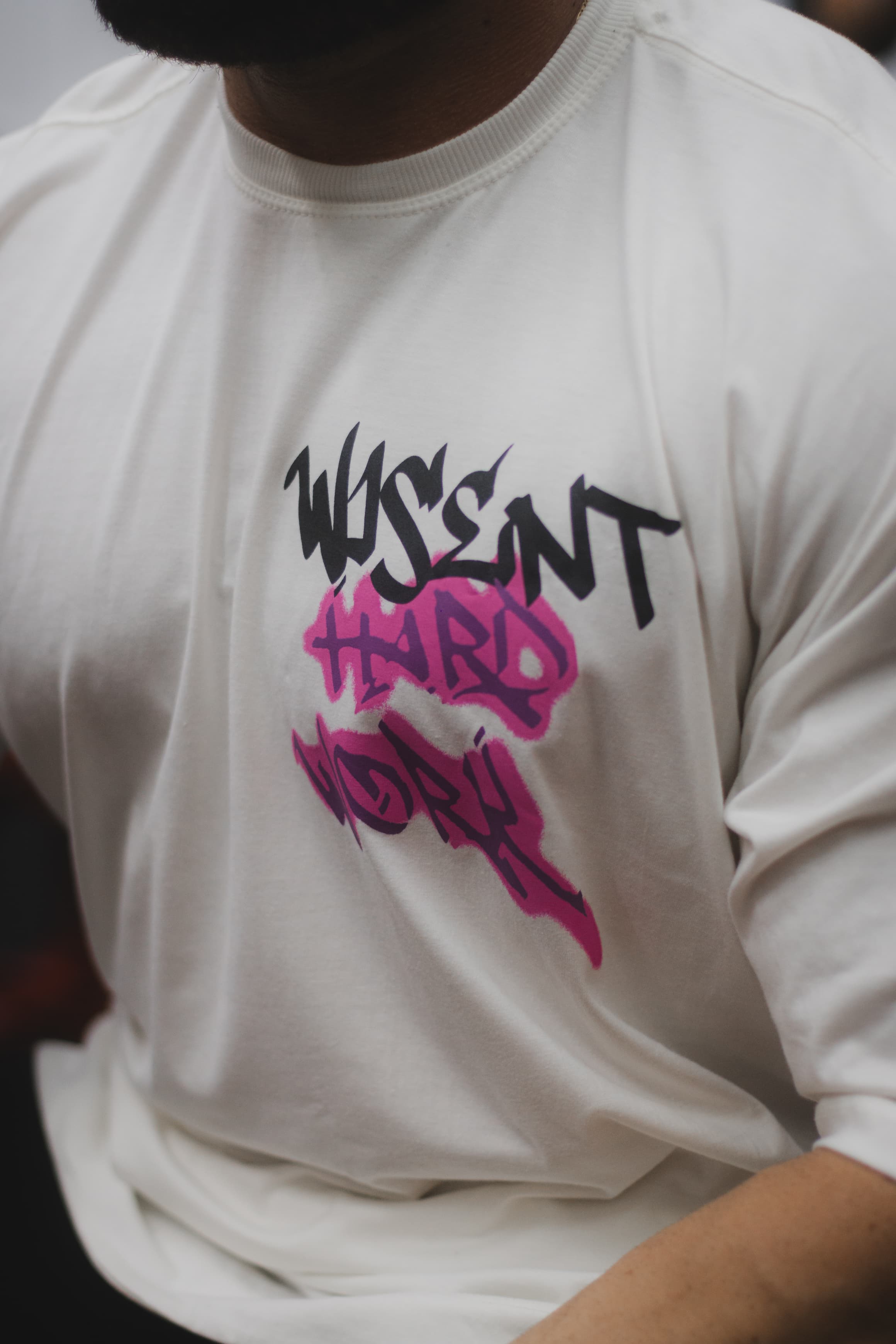 SOFT - CAMISETA OVERSIZED - HARD WORK OFF WHITE